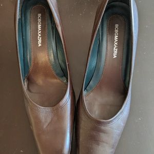 BCBG MAXAZRIA square-toe wedges